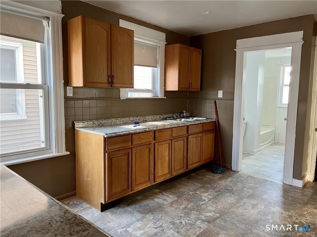 265 Bunnell Street – photo 3