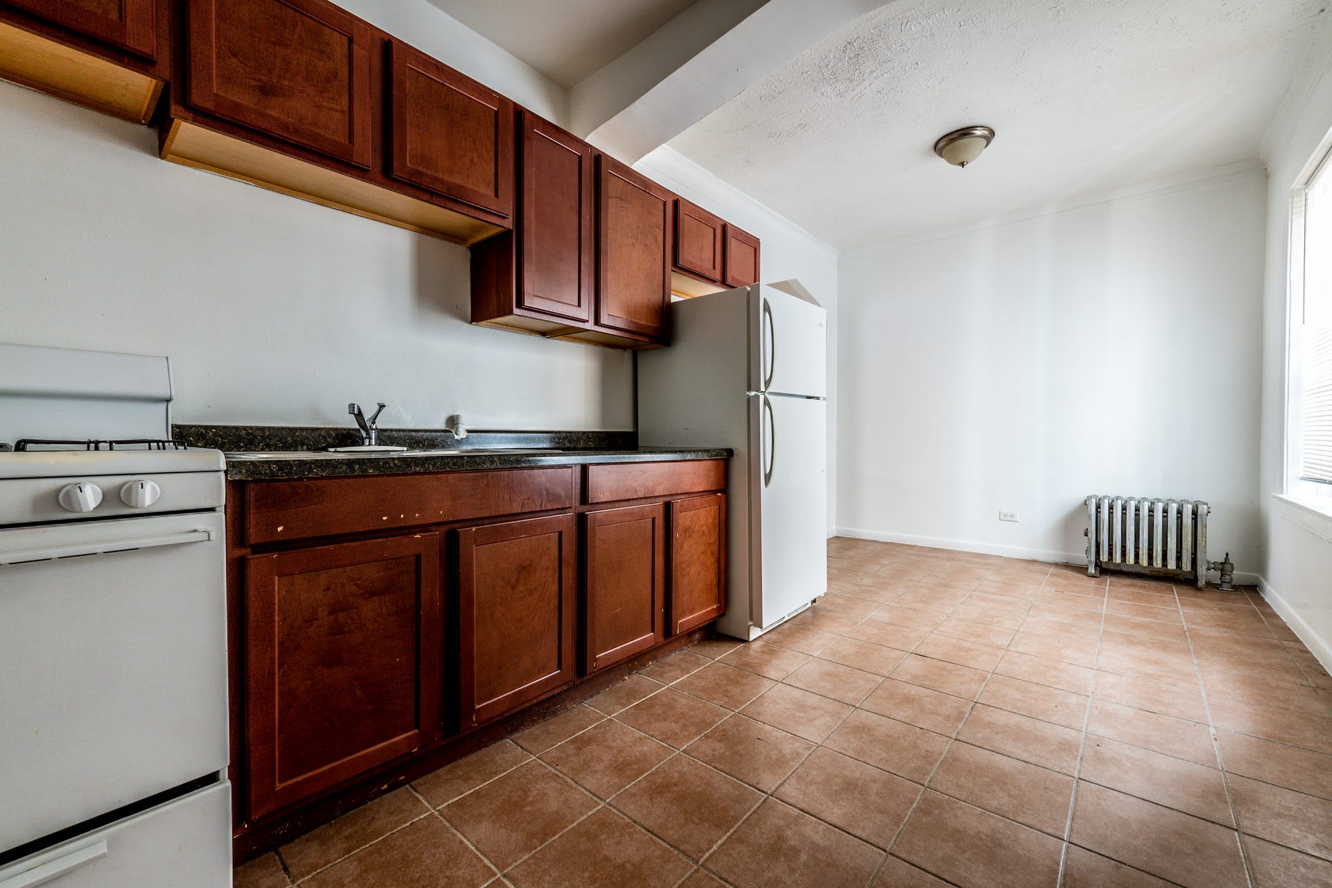 8241 S Ellis – photo 5