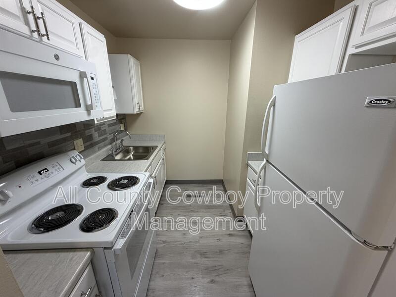 1145 W Leisher Rd – photo 4