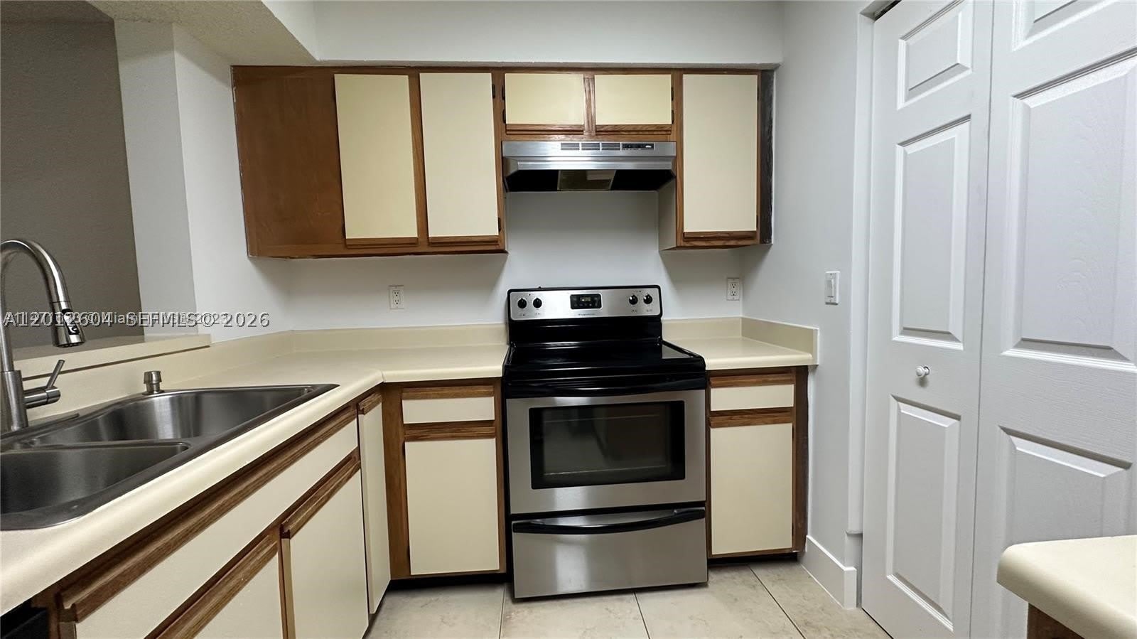 1243 Sw 46Th Ave – photo 2