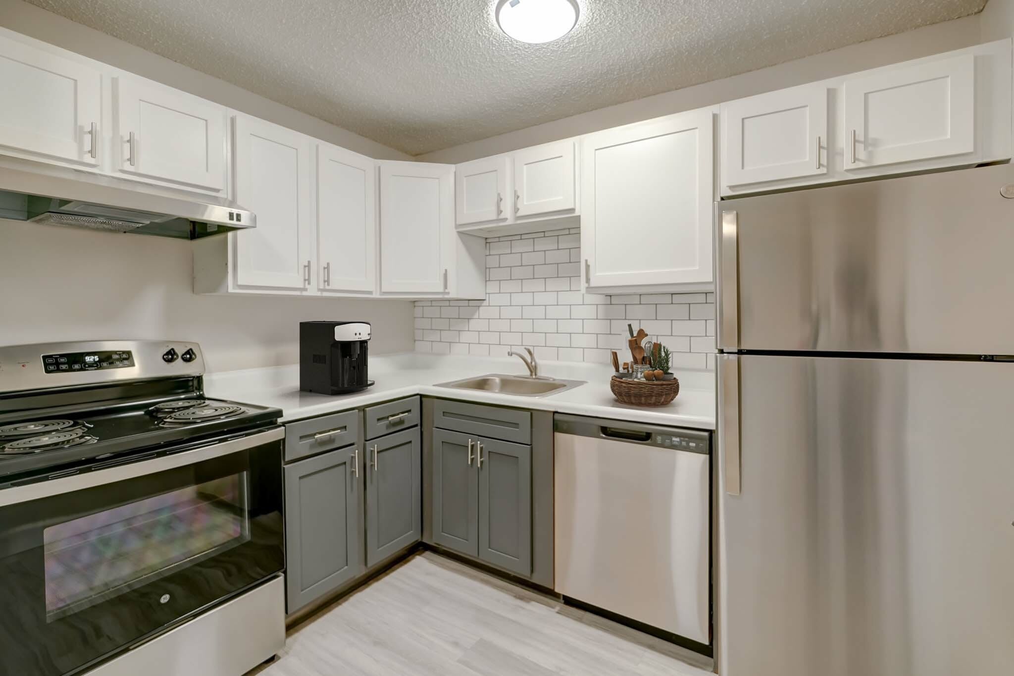 Kalo Broadmoor Terrace – photo 1