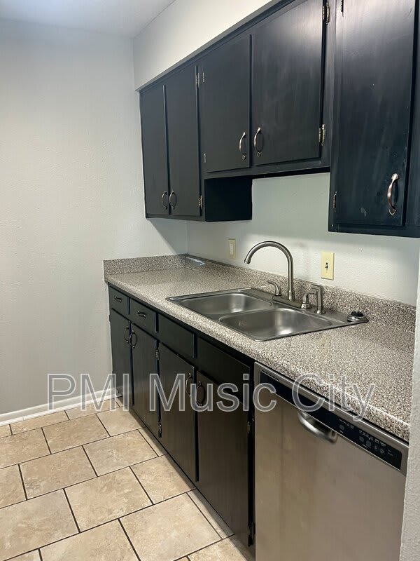 810 Bellevue Rd – photo 5