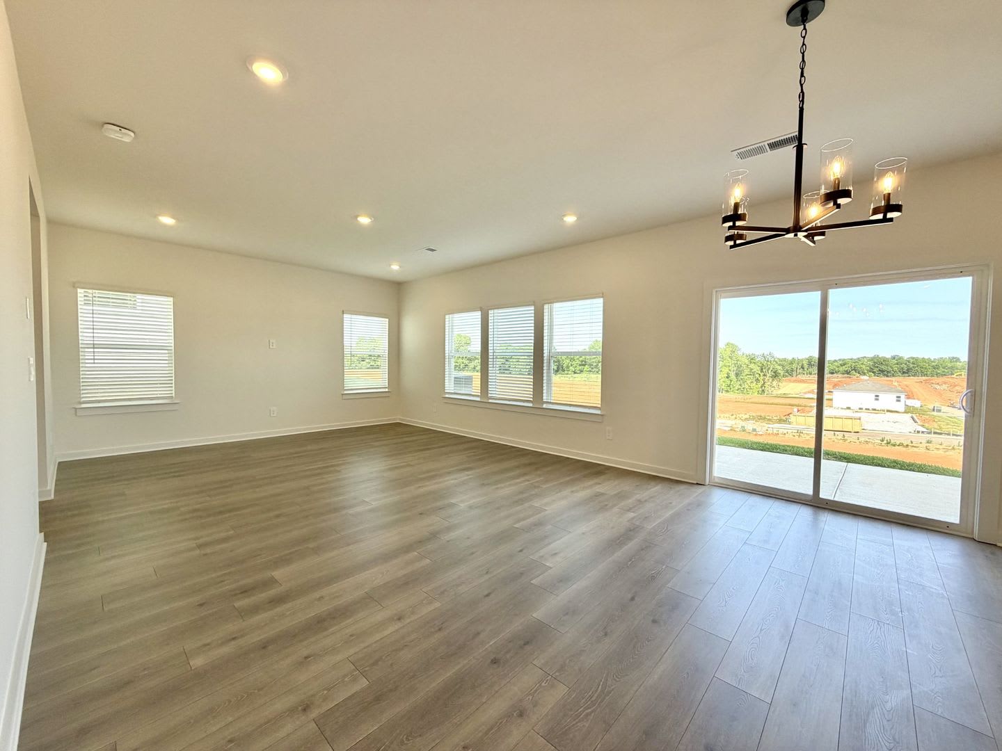2372 Woodmeadow Dr – photo 4