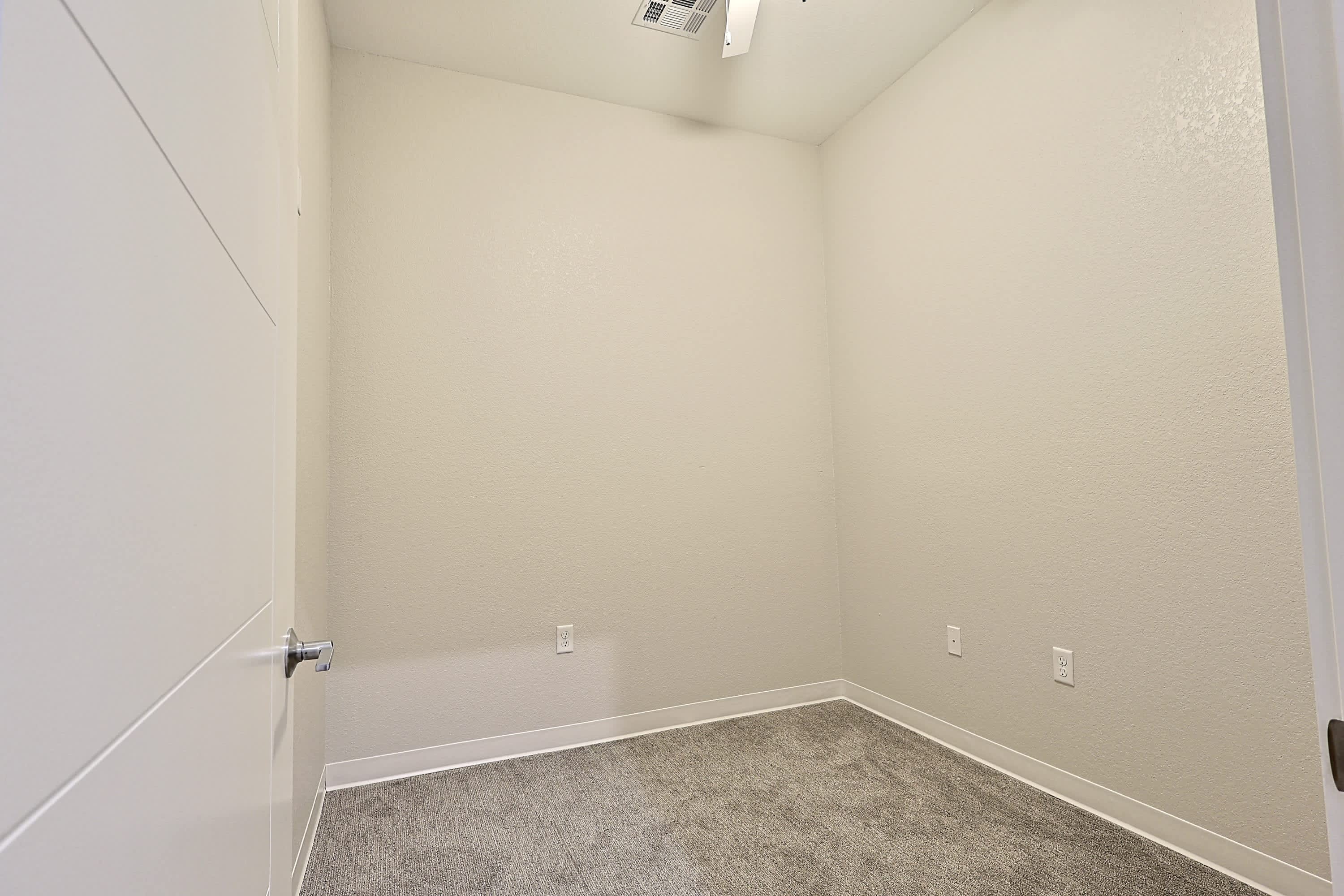 727 Poyntz Avenue Apartment 205 – photo 5