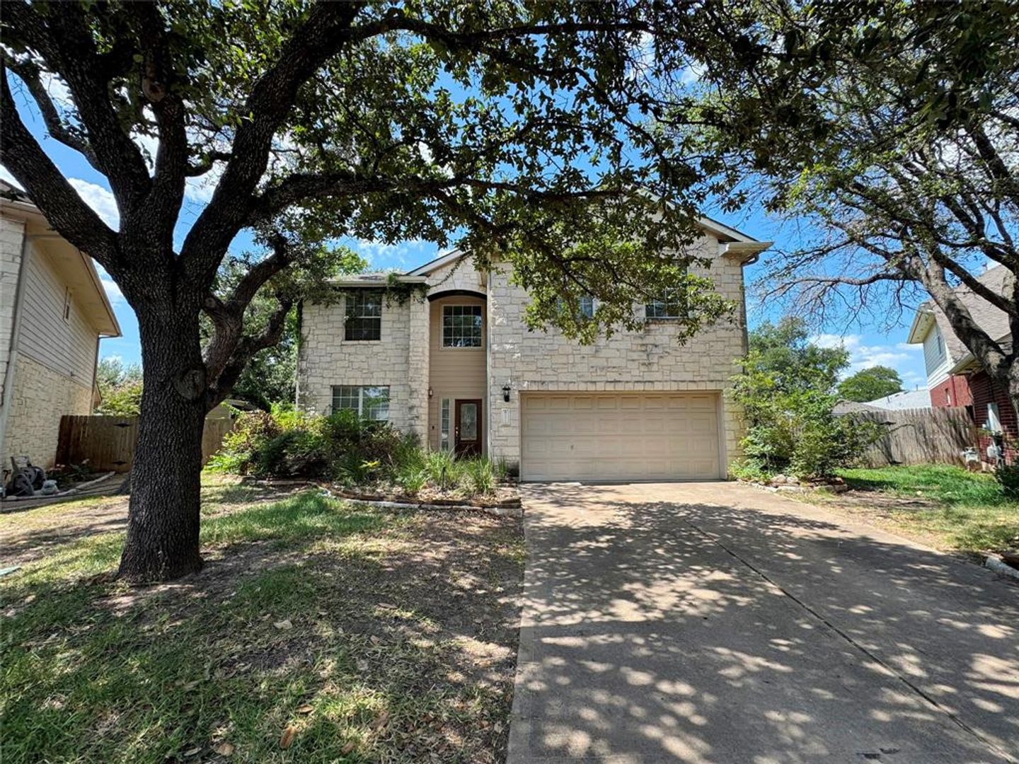 Discover Unparalleled Comfort In This Captivating Two Story Residence Perfectly Situated In A Desirable Cedar Park Neighborhood – photo 1