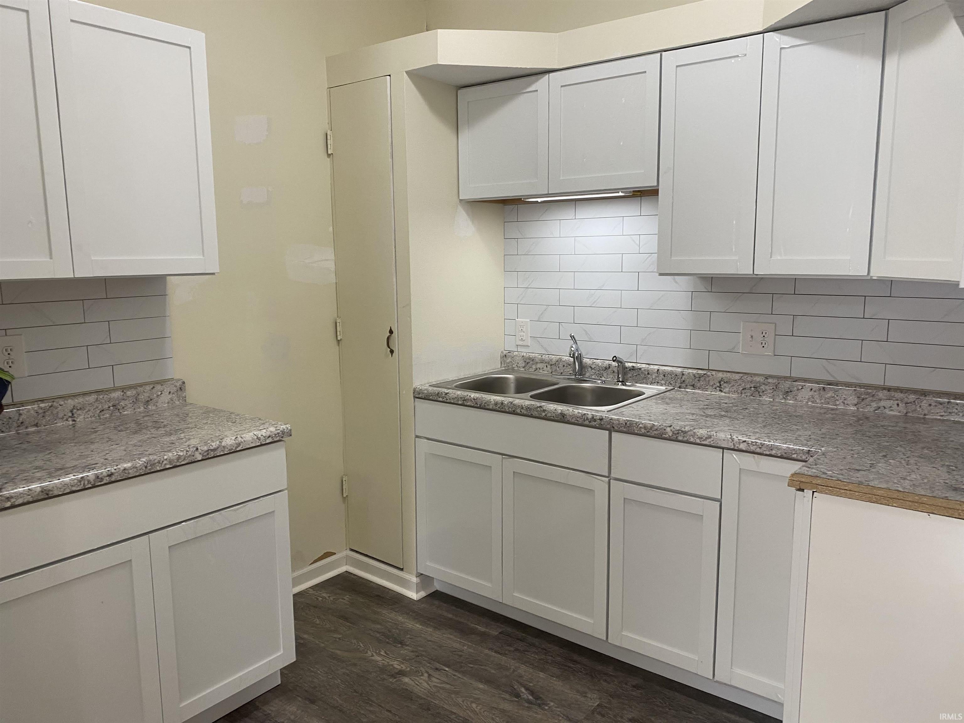 1220 S Curry Pike – photo 2