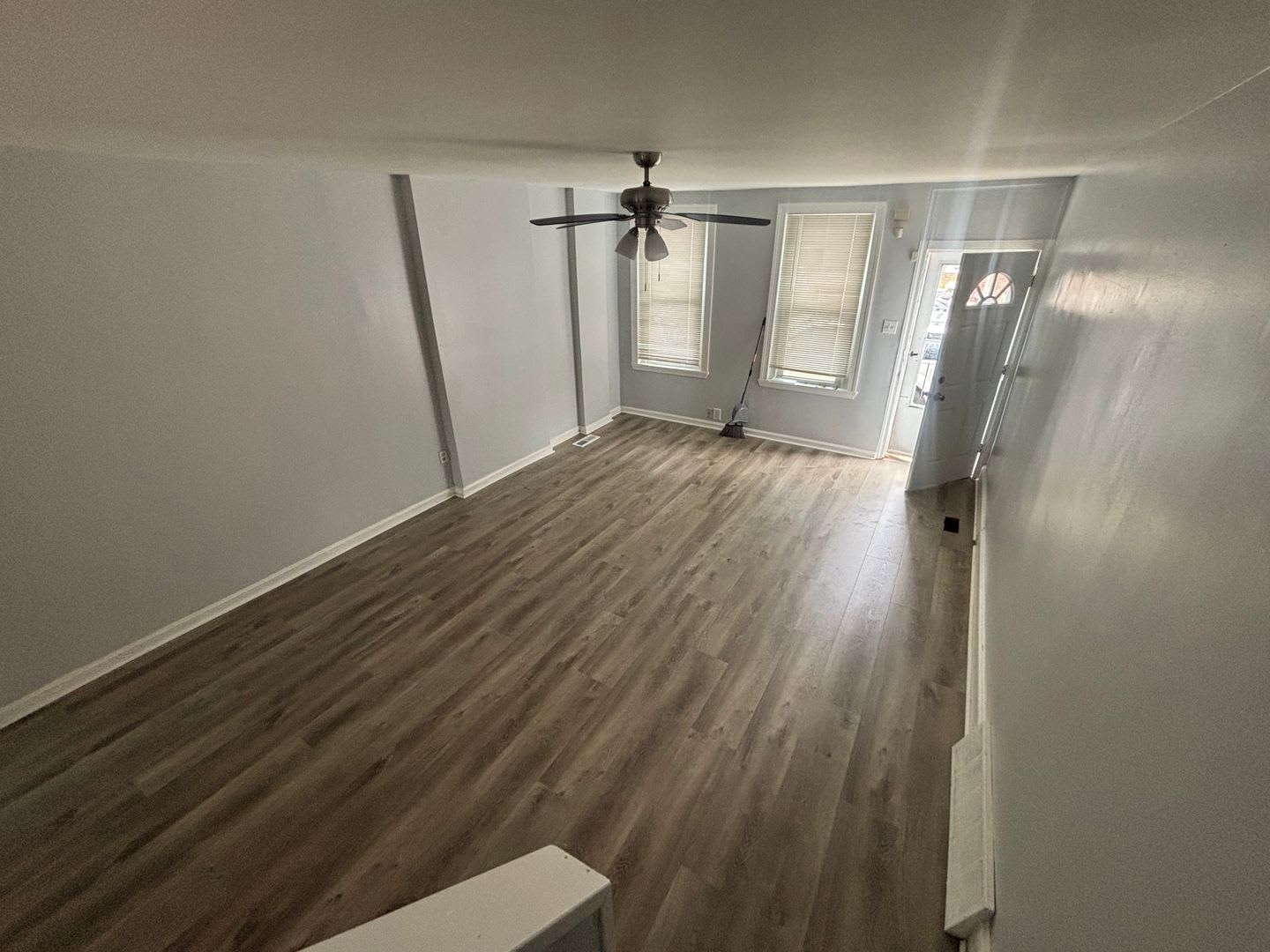 End Unit Townhome Move In Ready In Norristown With Deck – photo 3