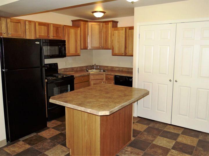 1094 Lincoln Ln. – photo 2