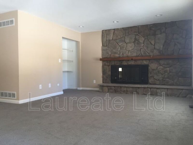 2072 S Oakland St – photo 5