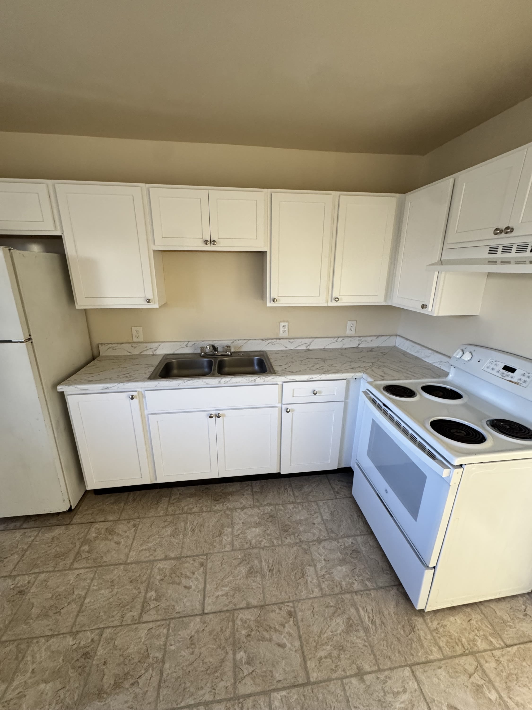 4008 35Th Avenue North 4008 – photo 3