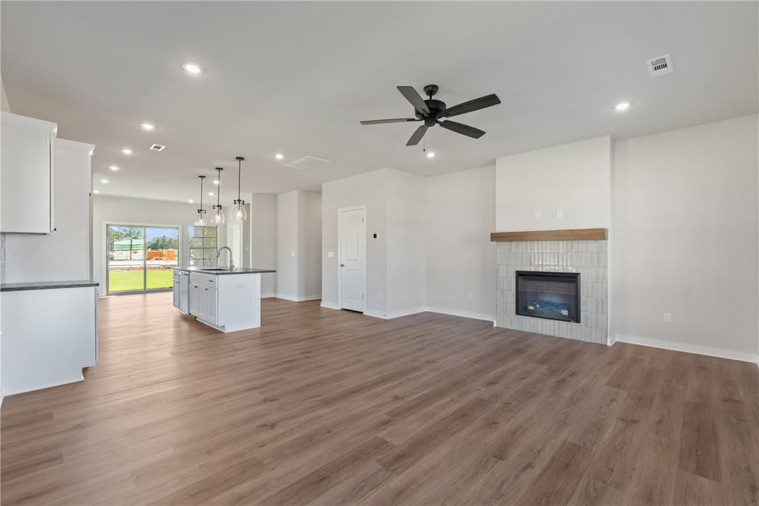 2309 N Presley Street – photo 4