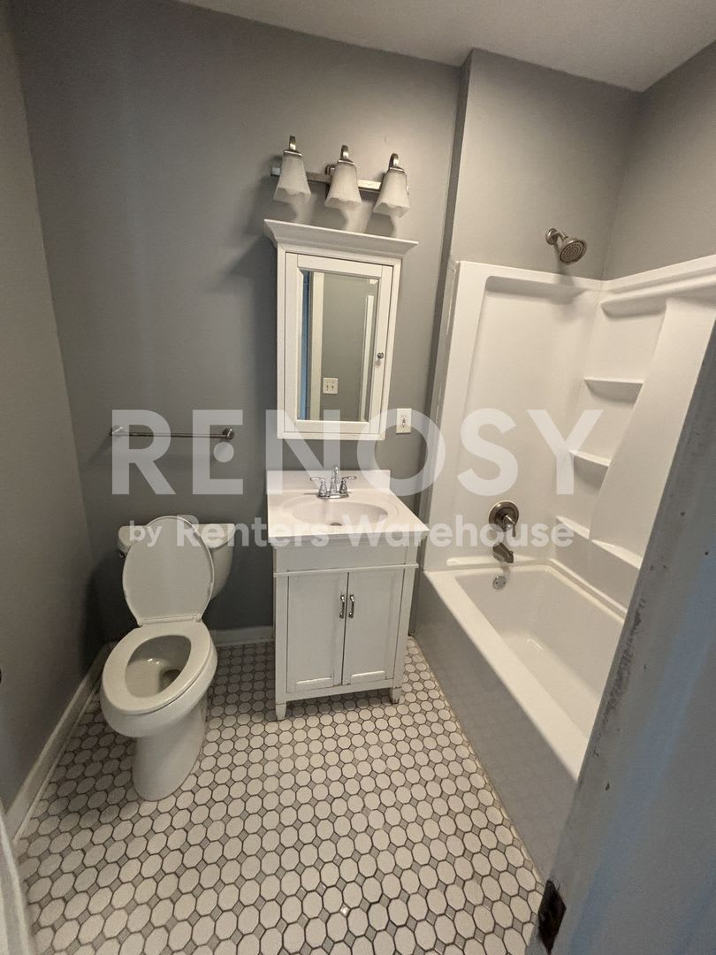 Available now is 2 Bedroom 1 Bath unit in Minneapolis – photo 4