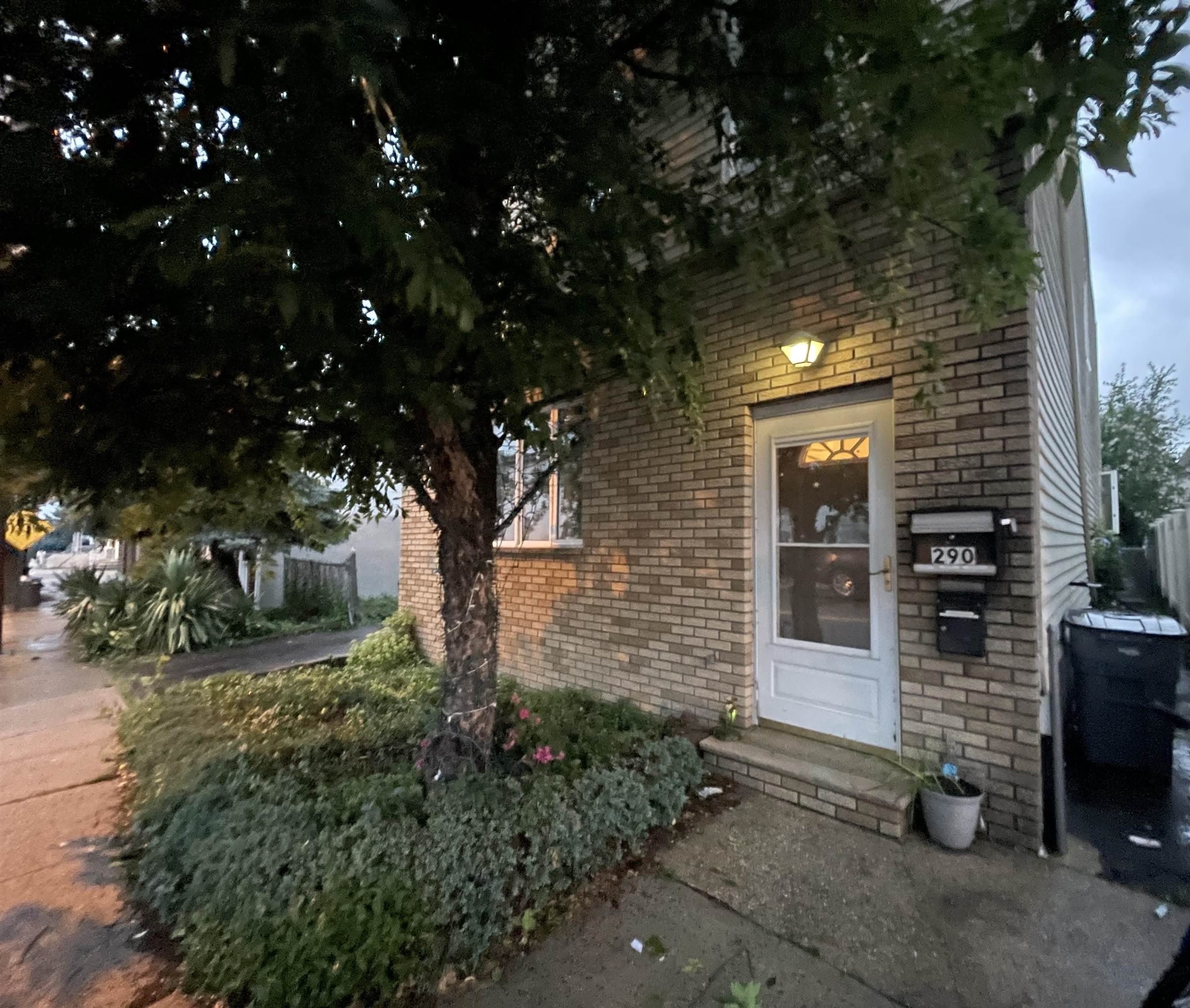 290 FRONT ST – photo 1