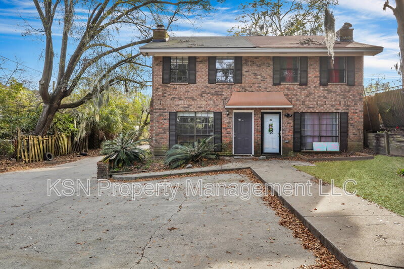 2220 East Victory Drive – photo 1