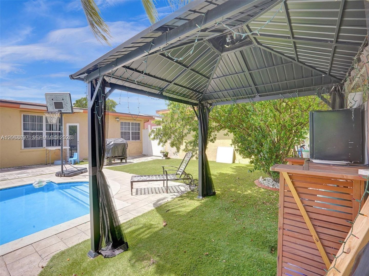 1161 NE 202nd Street, Miami, FL 33179 – photo 3
