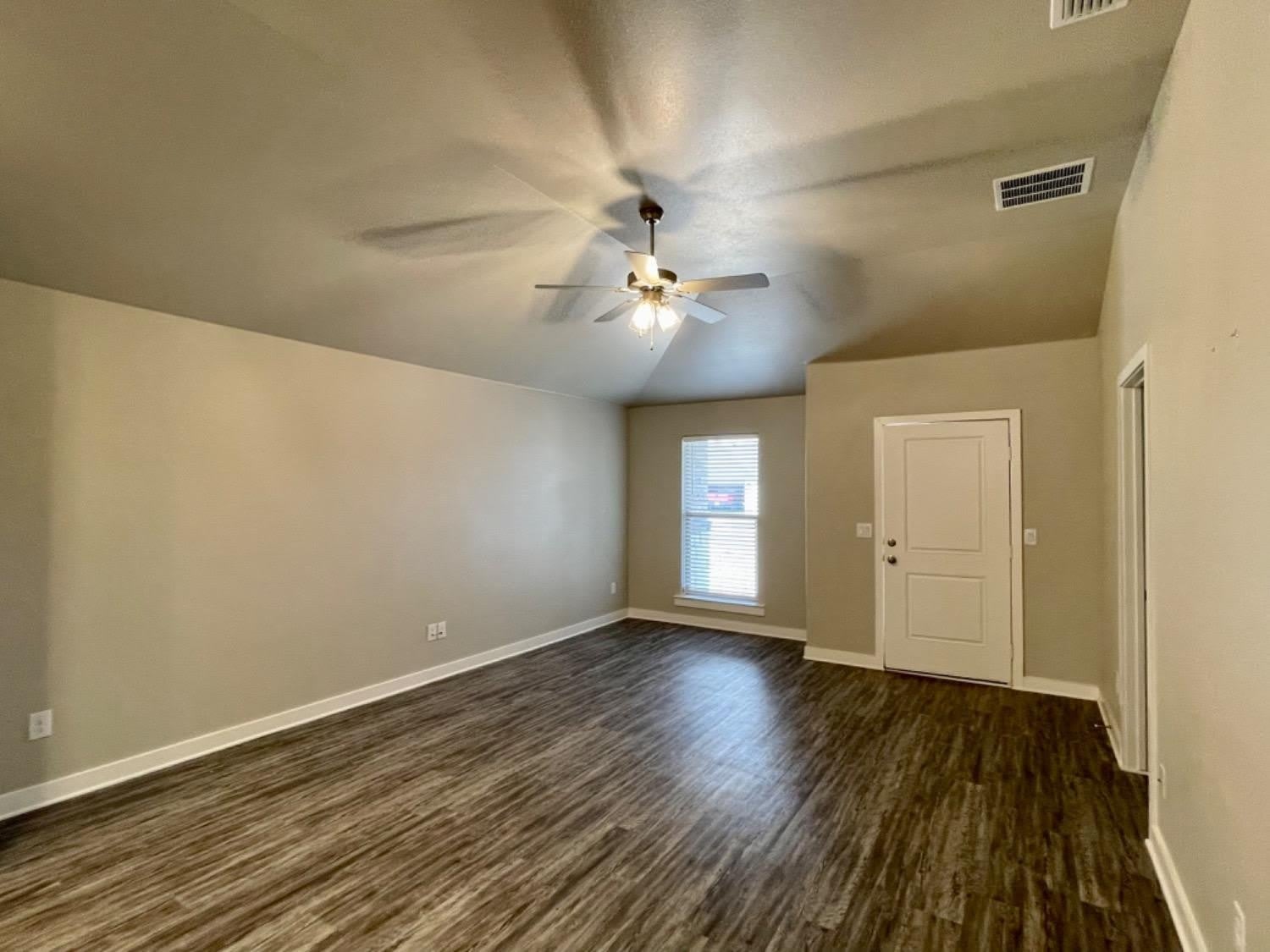 13706 Avenue R – photo 3