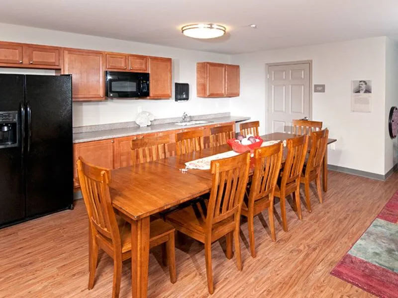 College Suites at City Station South – photo 5