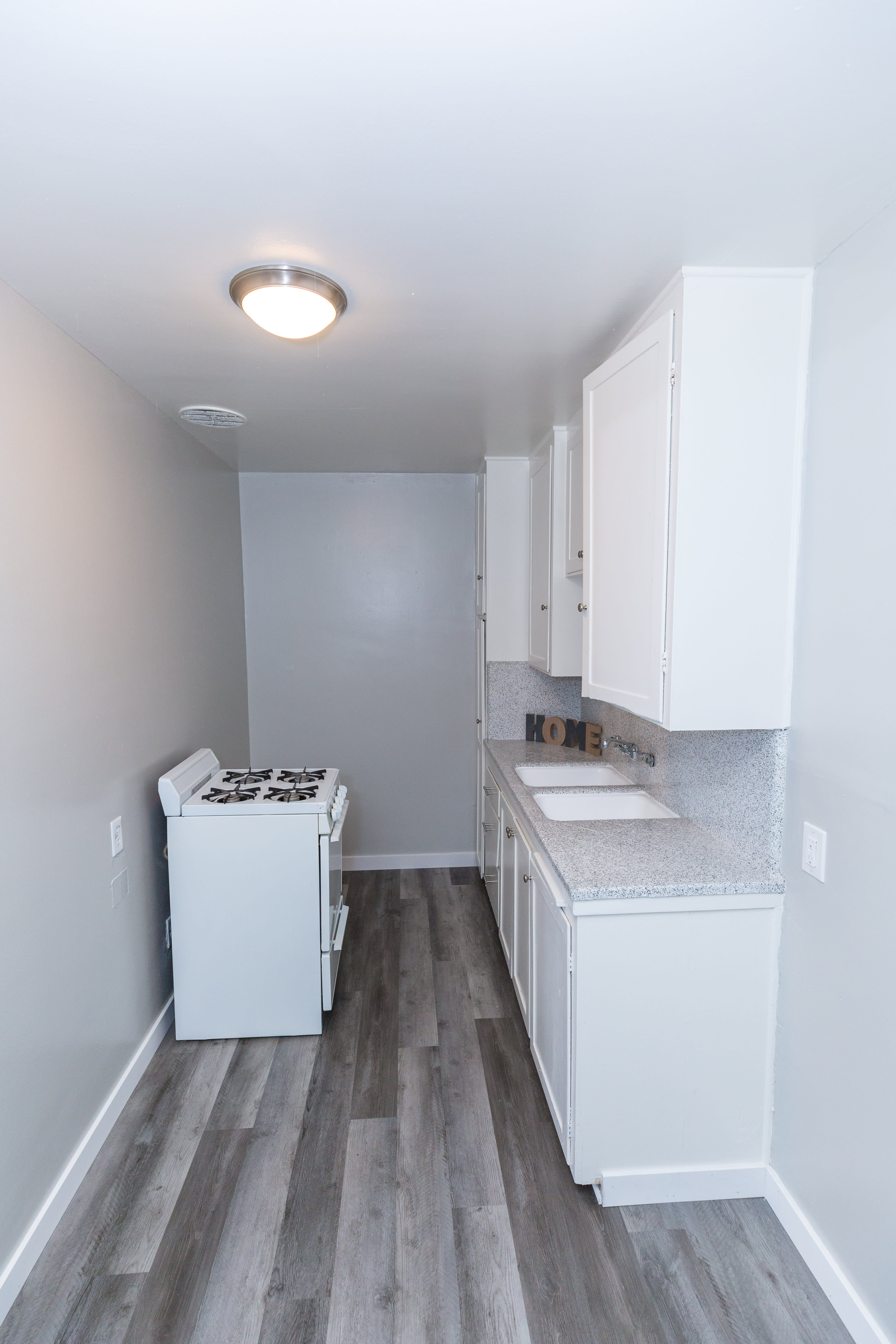 1094 Cherry Ave – photo 1