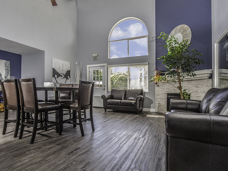 Mountain Shadows Apartments – photo 4