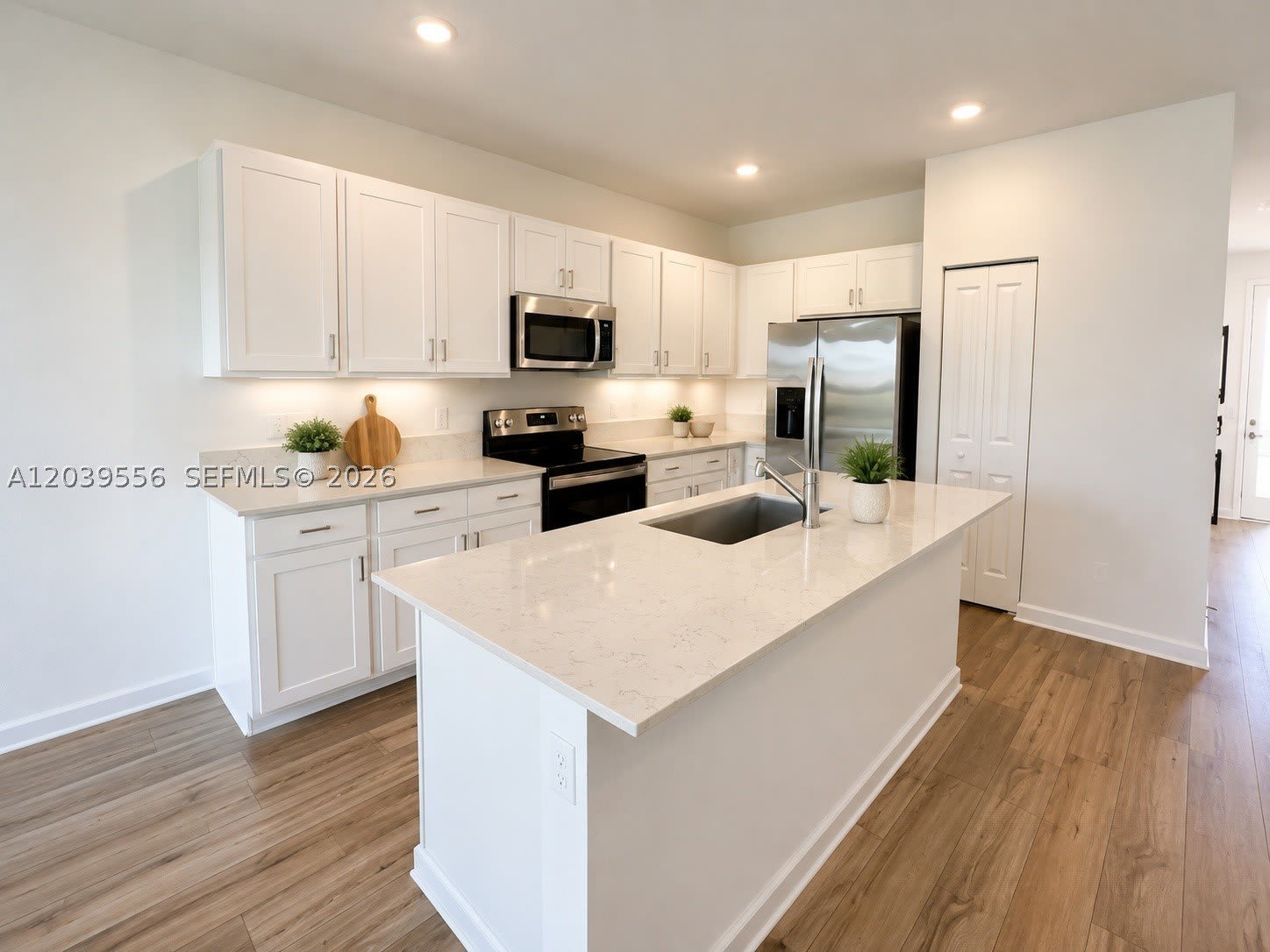 654 SE Lake Falls St – photo 4