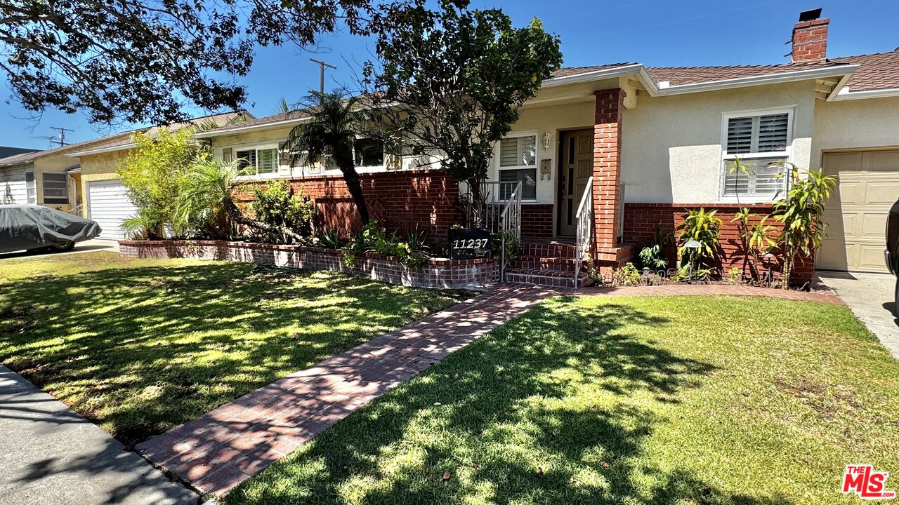 11237 Garfield Avenue – photo 1