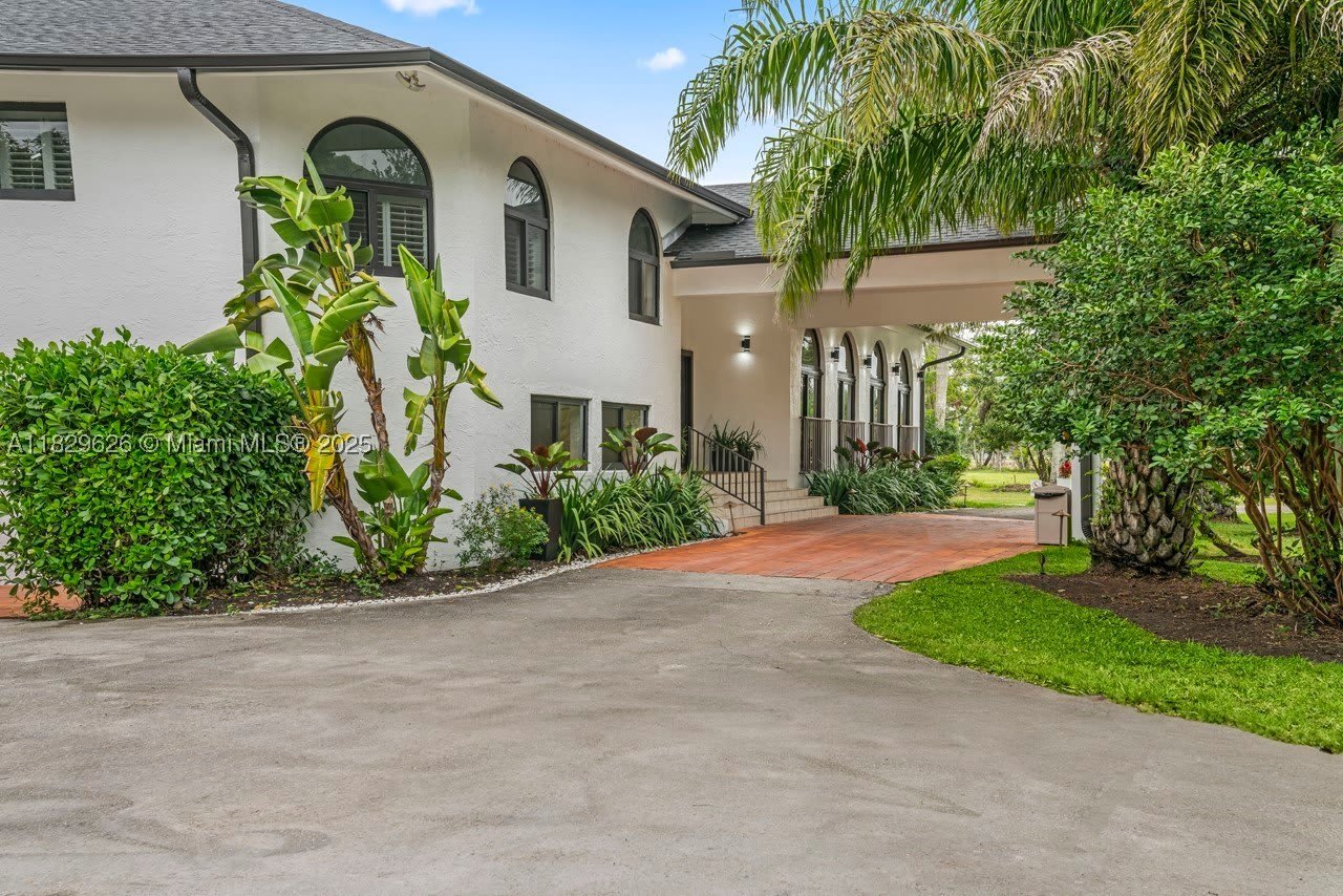 14875 SW 212th St – photo 2