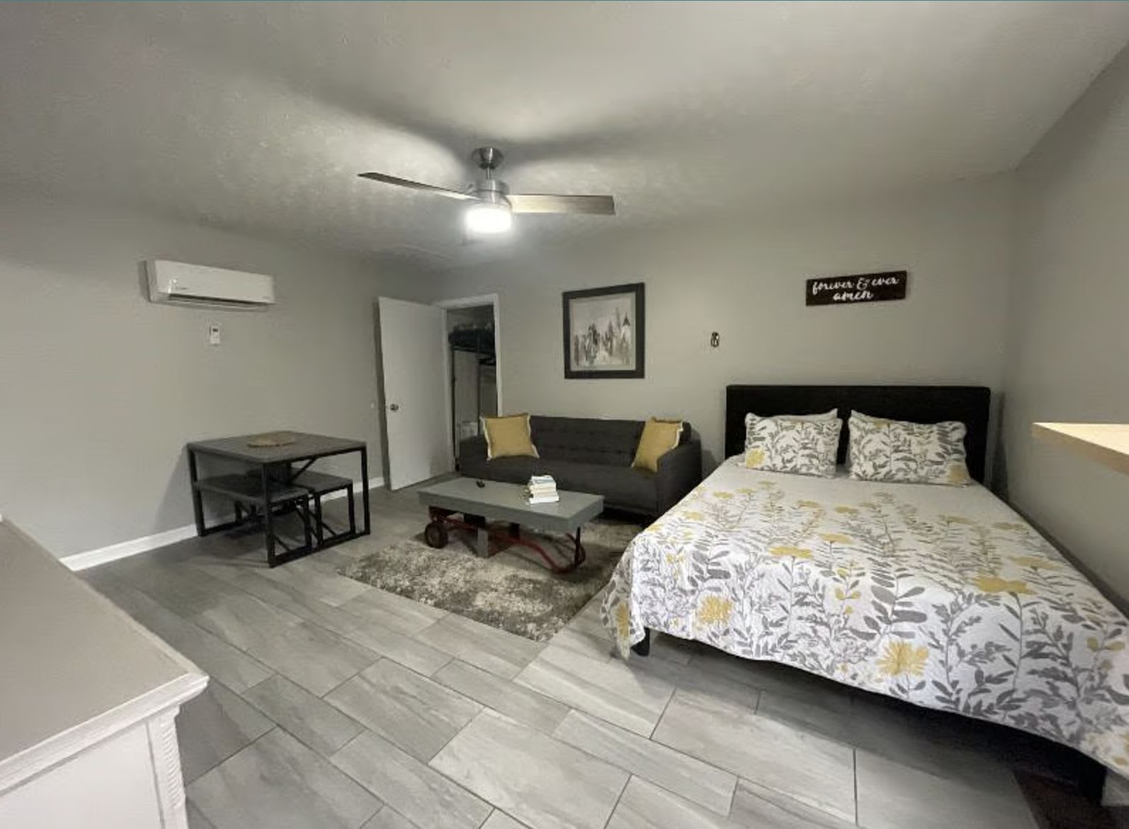 1238 S State Ave – photo 4
