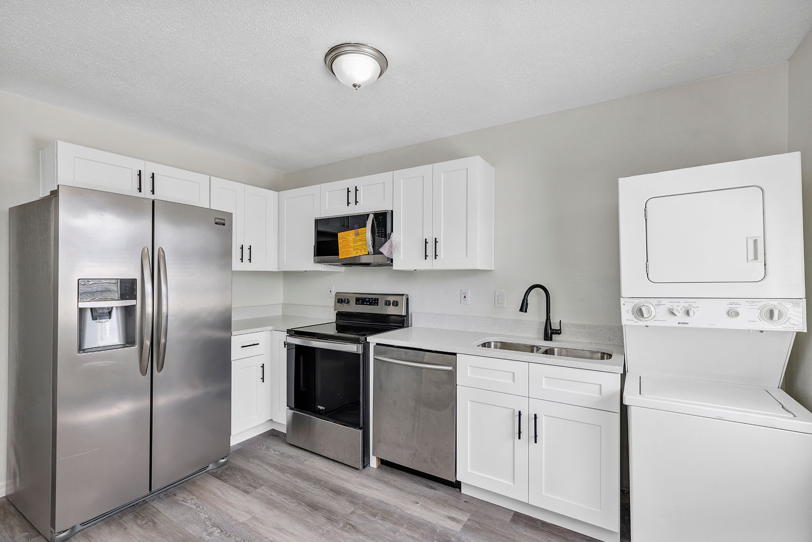 Discover Coastal Living at Its Finest: 751 Bellevue Unit 3, Daytona Beach – photo 5
