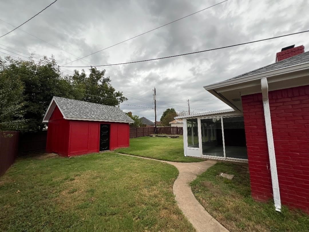 1500 Hyde Park Boulevard – photo 3