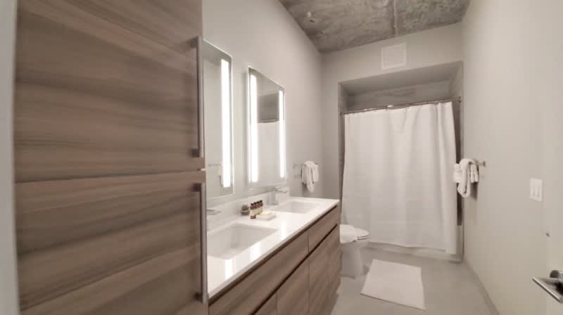 107 W Hubbard St – photo 5