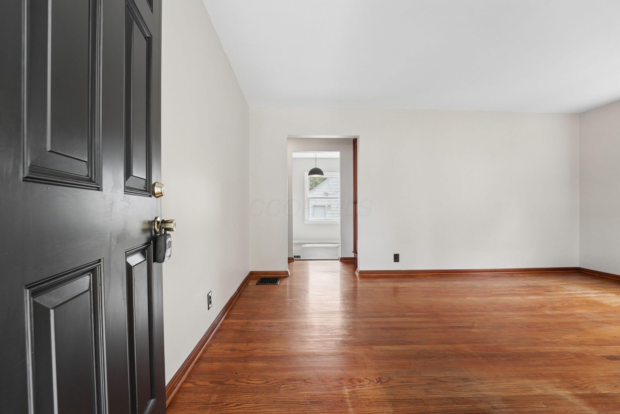 375 E Royal Forest Boulevard – photo 4