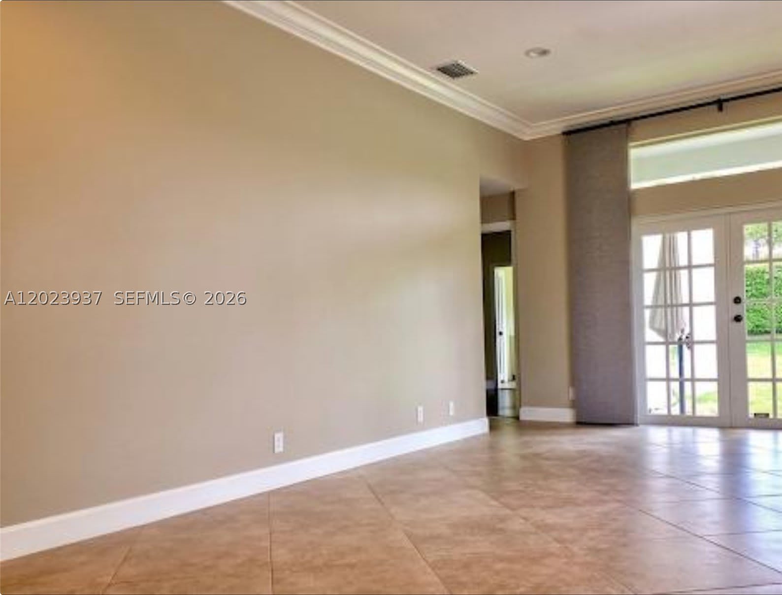 953 Tanglewood Cir – photo 4