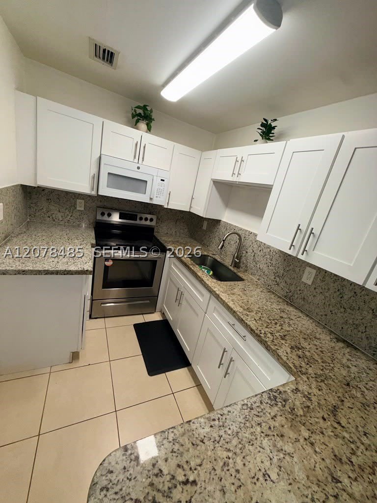 1017 SW 8th St – photo 5