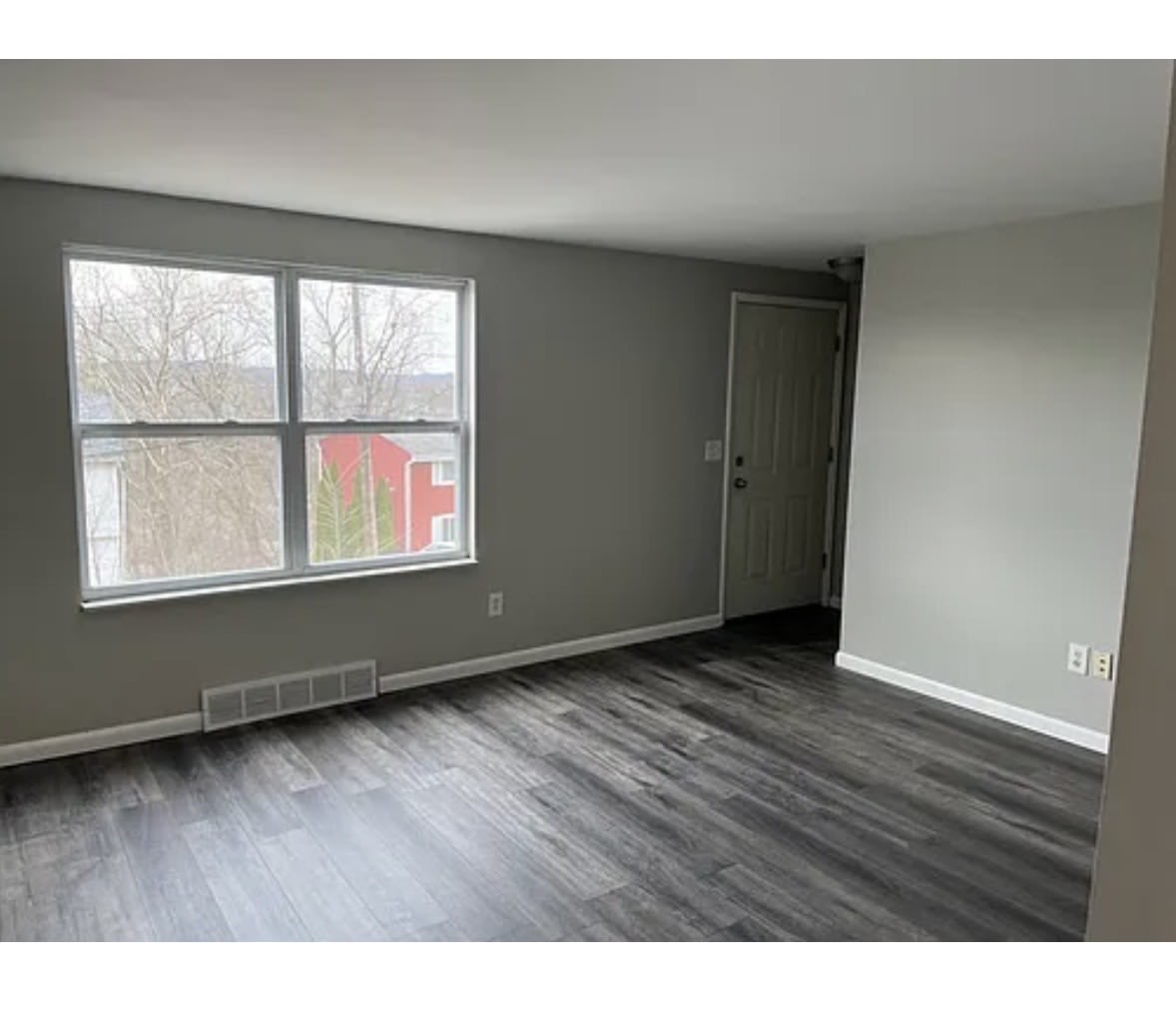 4272 Sample Court – photo 2