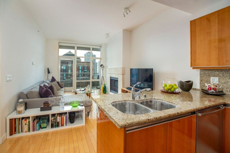 550 Front Street – photo 2