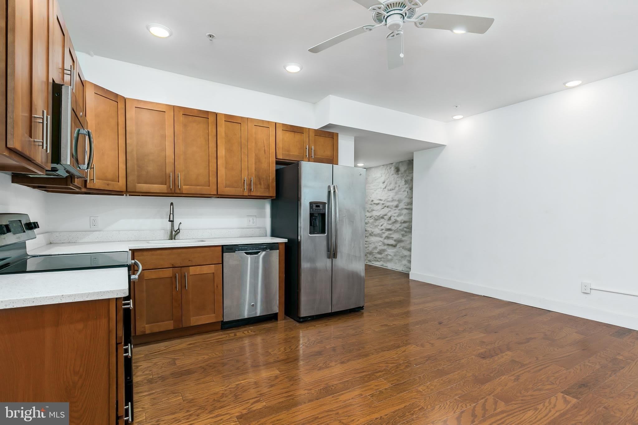 1639 POPLAR Street – photo 3