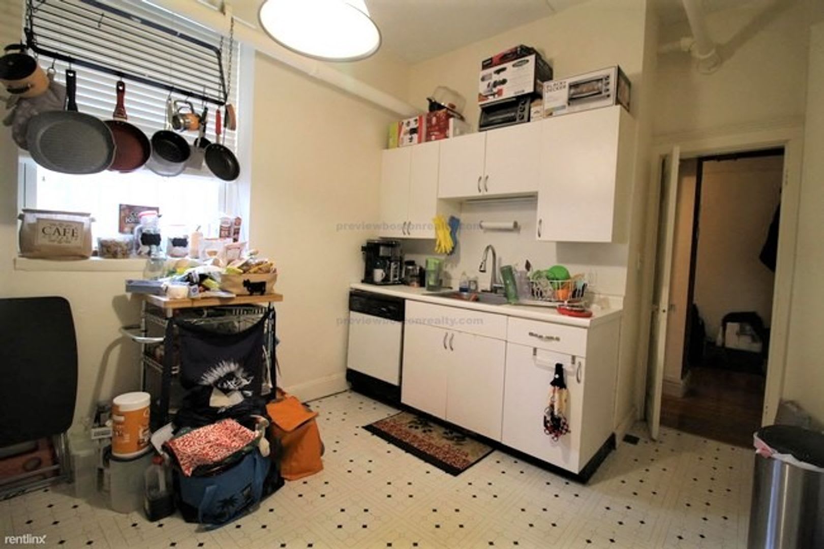 1 Bed Available 9/1/26 on the Green Line – photo 4