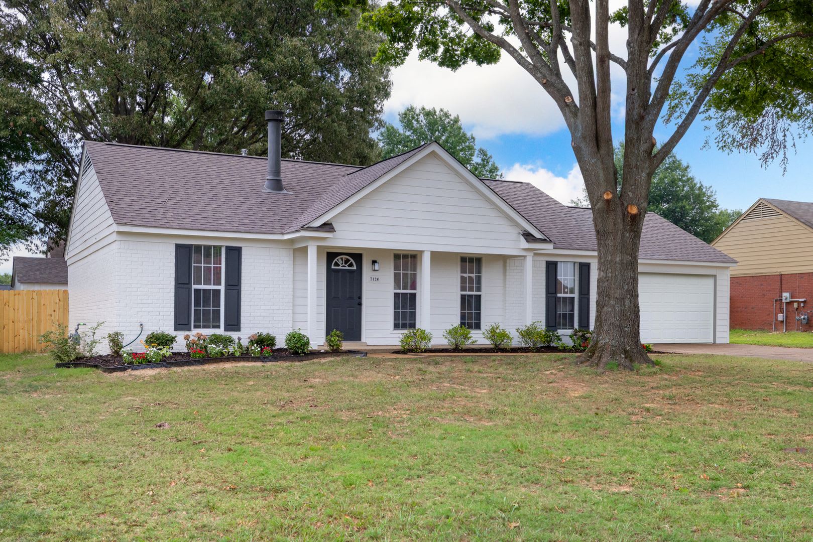 Completely Renovated in Horn Lake – photo 1