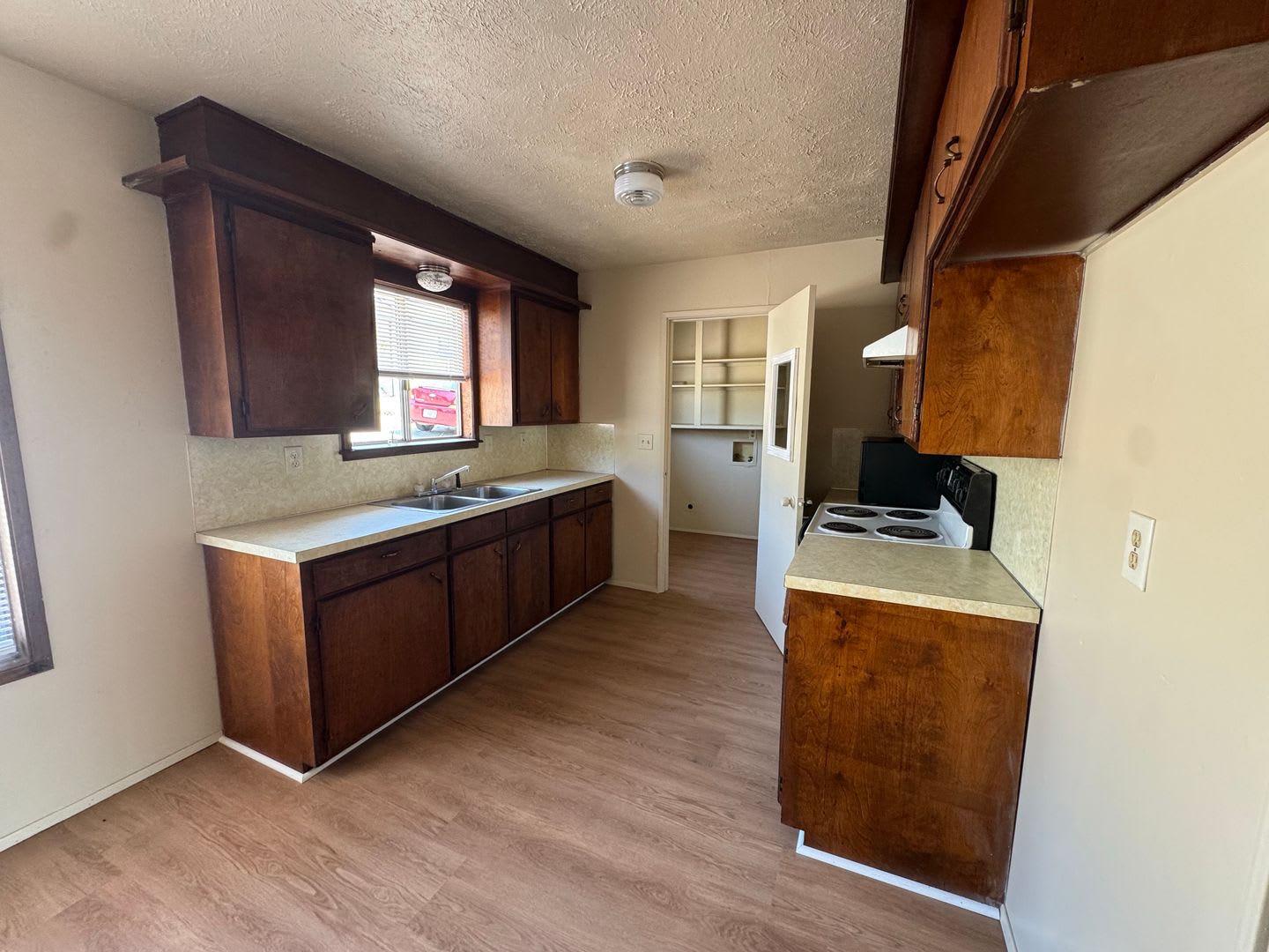 2 Bedroom Duplex with Garage – photo 5
