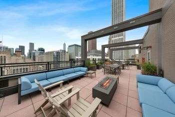 247 W Chestnut – photo 1
