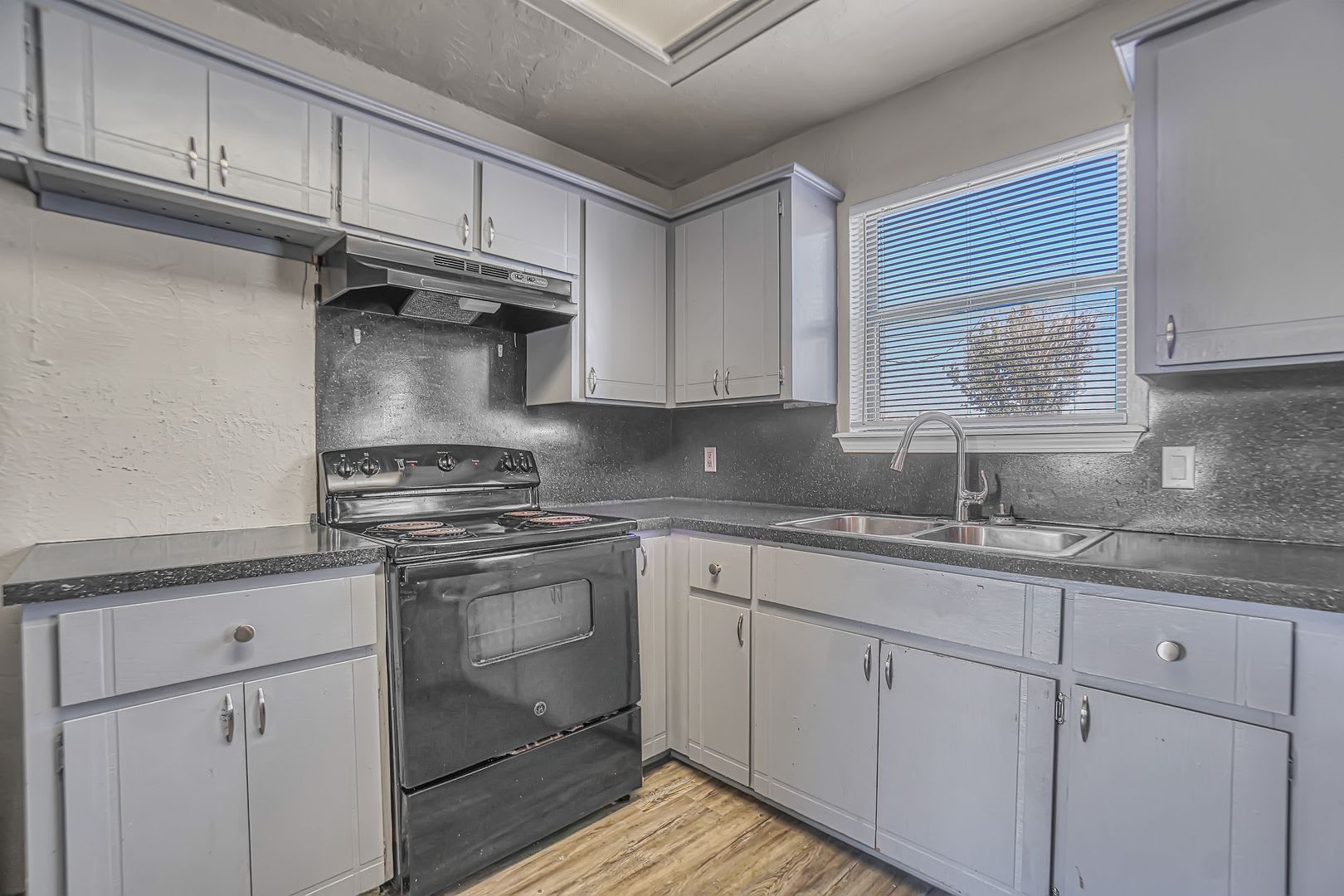 Beautiful 3 Bedroom 2 5 Bath Townhome – photo 5