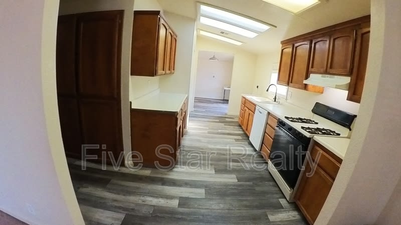 5957 WIGET AVENUE – photo 5