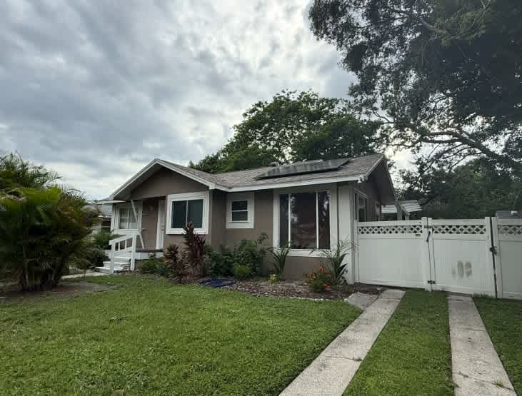 2006 20th Street Ct W – photo 2