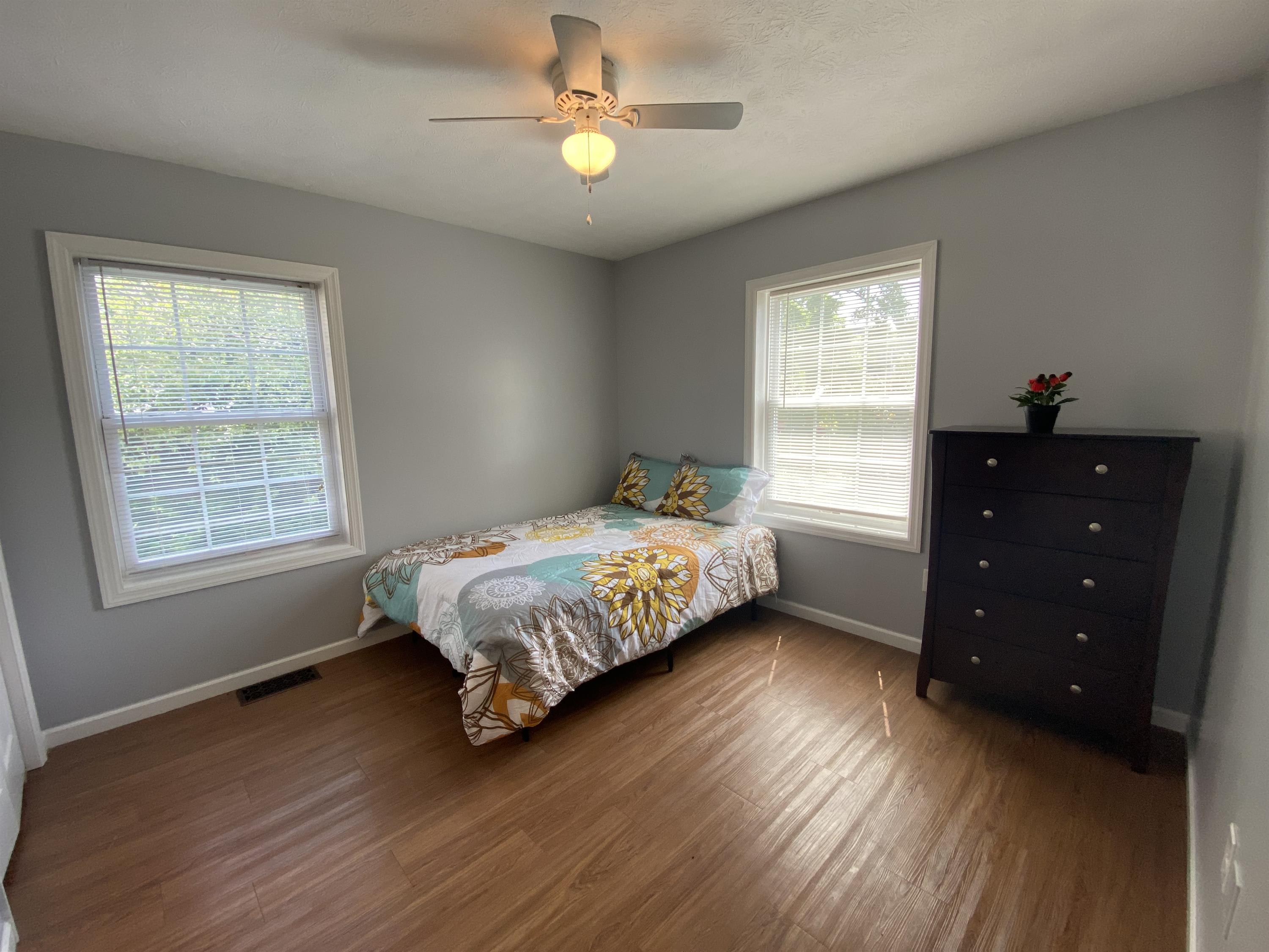 558 Locust St, 1 – photo 3