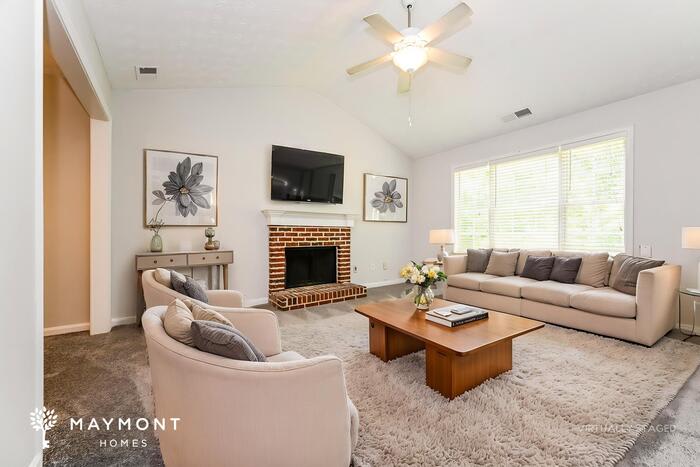 1024 Miss Amber Way – photo 5