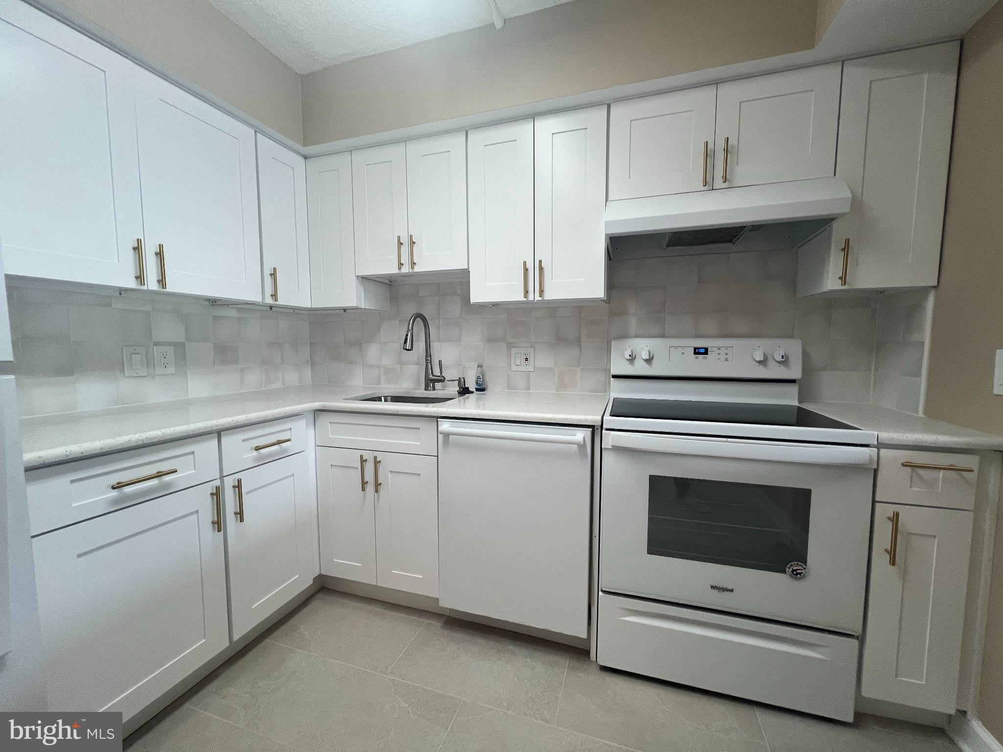 2921 N LEISURE WORLD Boulevard – photo 5
