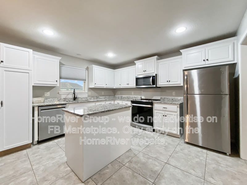 1403 SW 8th Ter – photo 5