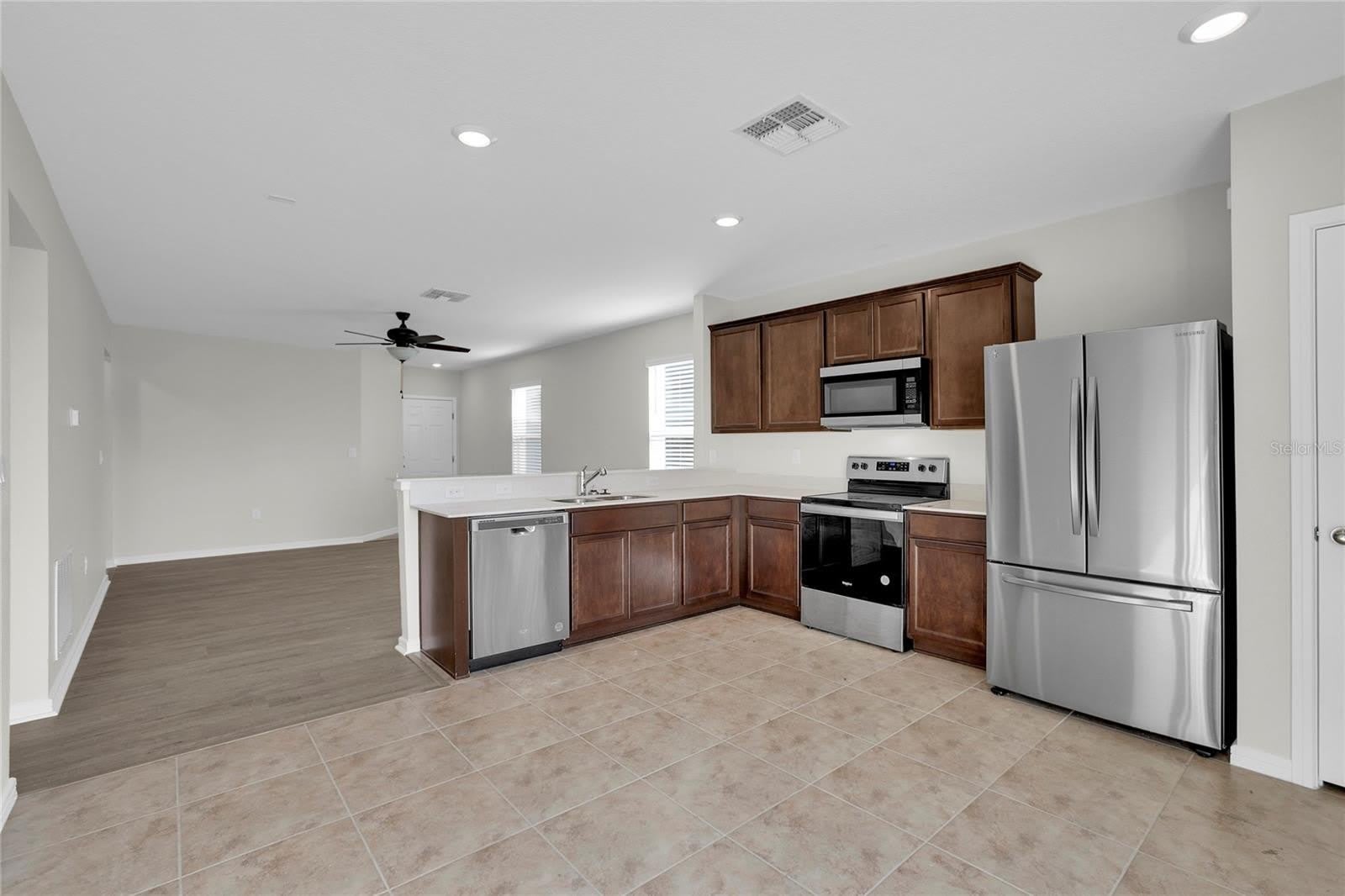 7425 CATANIA Loop – photo 3