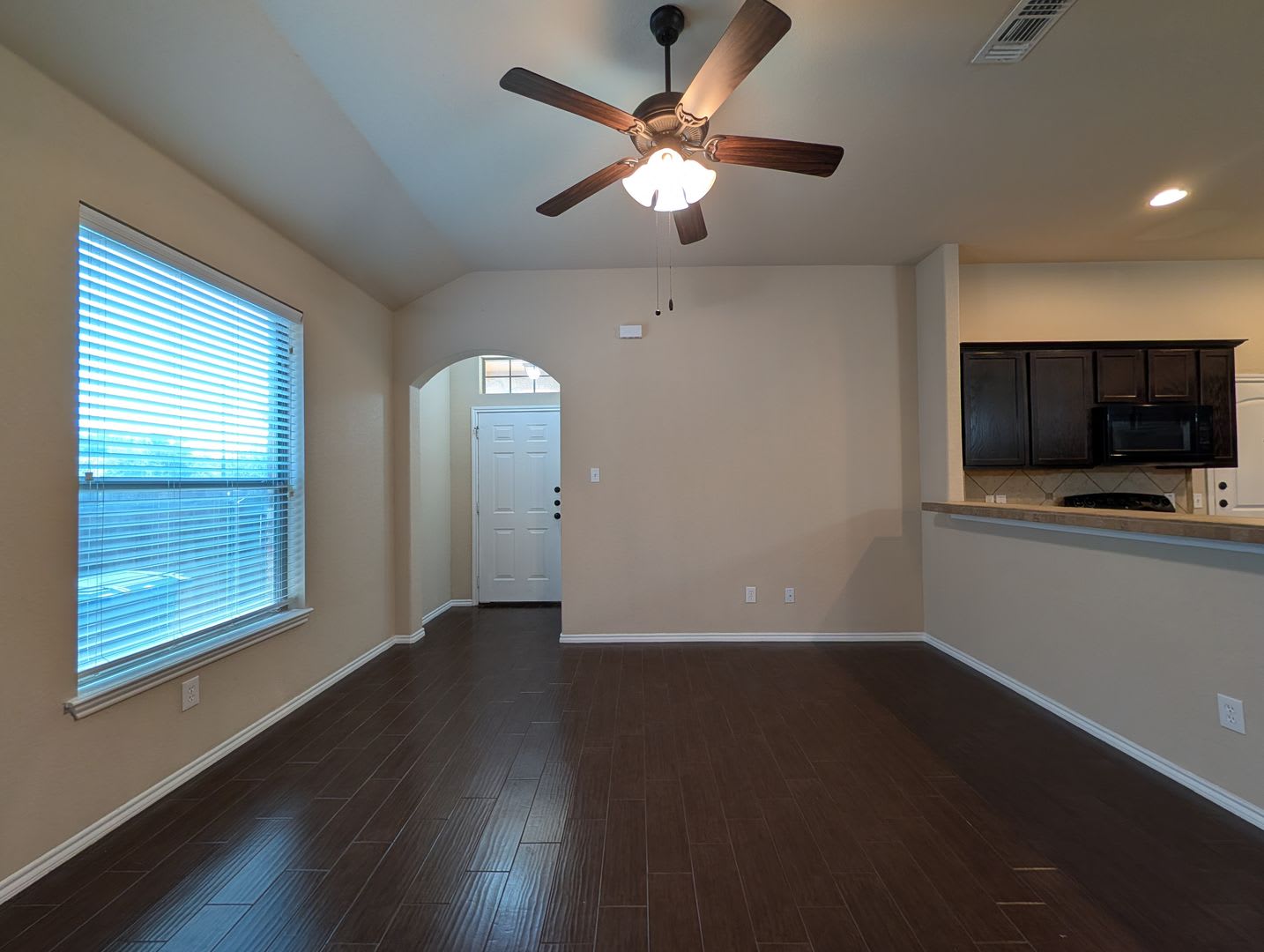 Close To Creekside Shopping Restaurants Fridge Wood Like Tile Lvp No Carpet Fenced In Backyard Cisd – photo 3