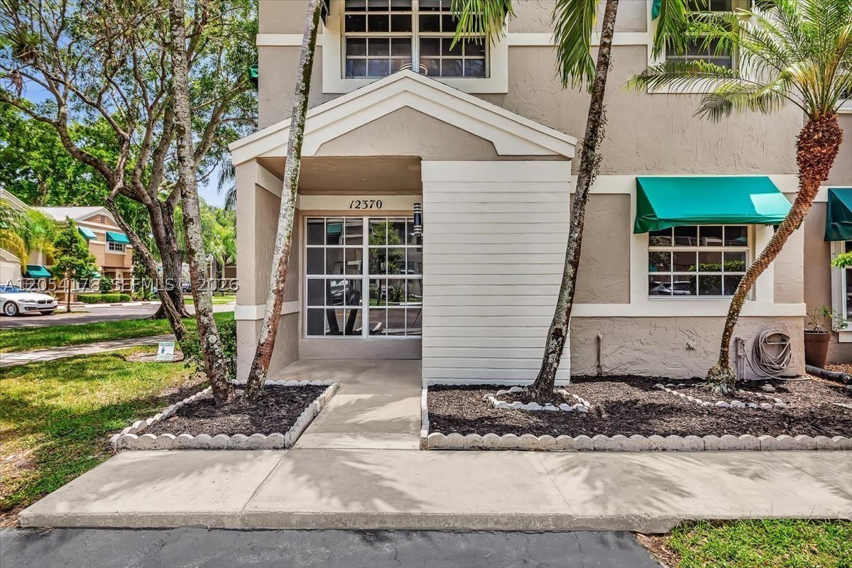 12370 SW 52nd St – photo 5